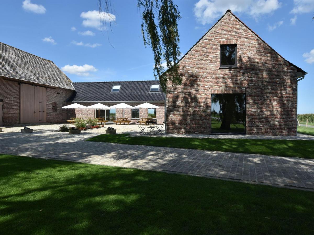 Roesbrugge-Haringe Spacious Holiday Home With Pond In Poperinge المظهر الخارجي الصورة