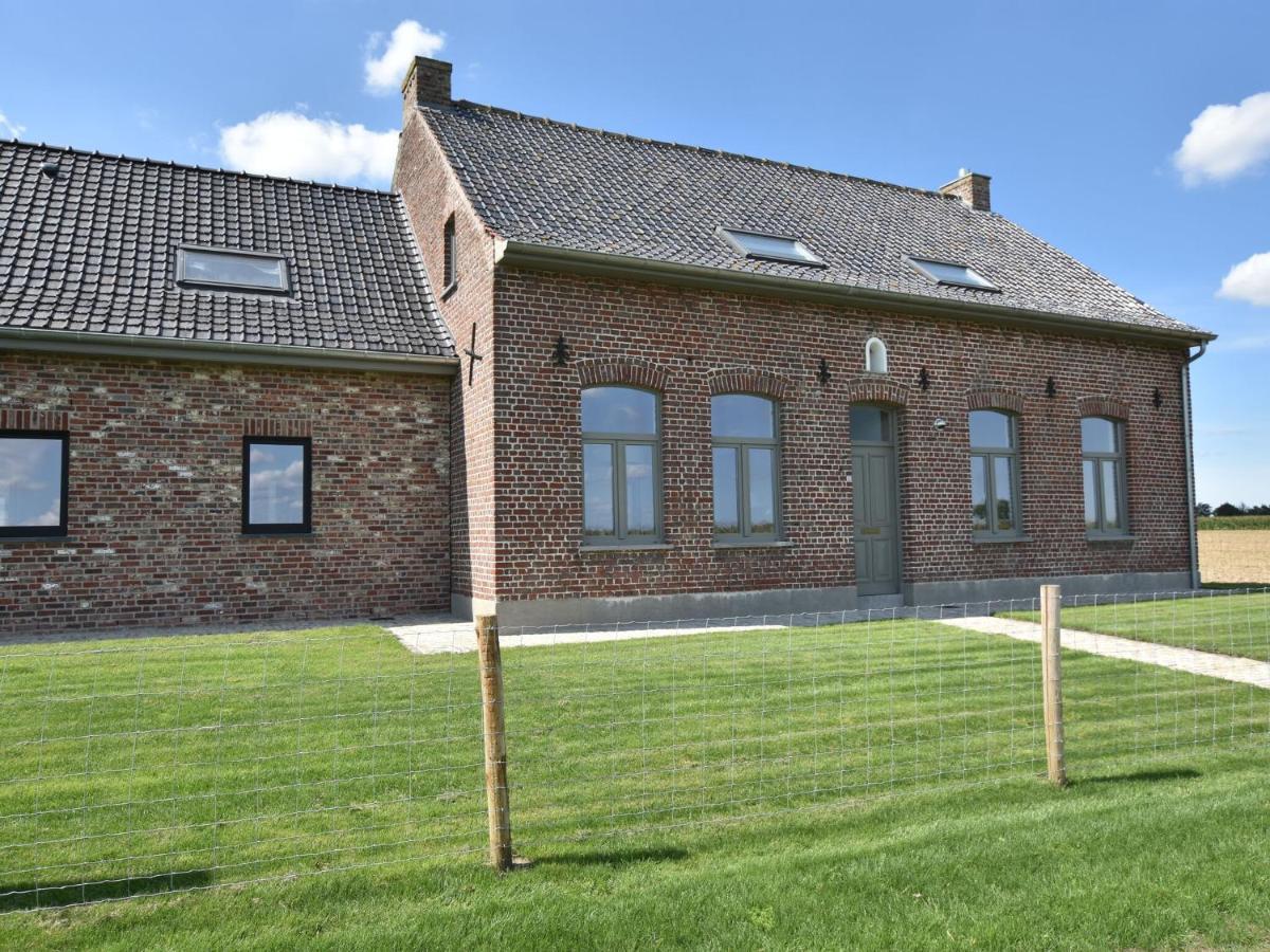 Roesbrugge-Haringe Spacious Holiday Home With Pond In Poperinge المظهر الخارجي الصورة