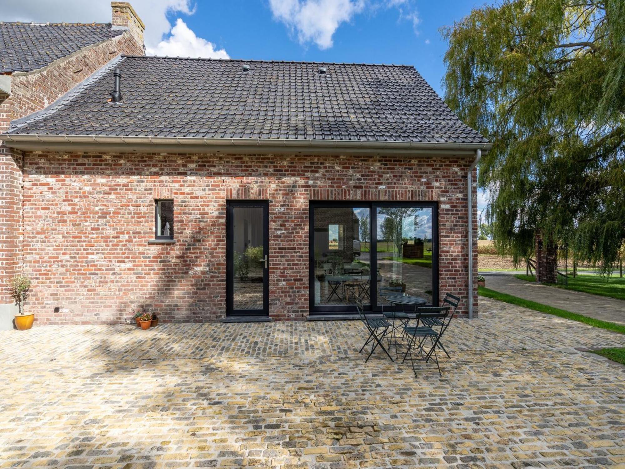 Roesbrugge-Haringe Spacious Holiday Home With Pond In Poperinge المظهر الخارجي الصورة