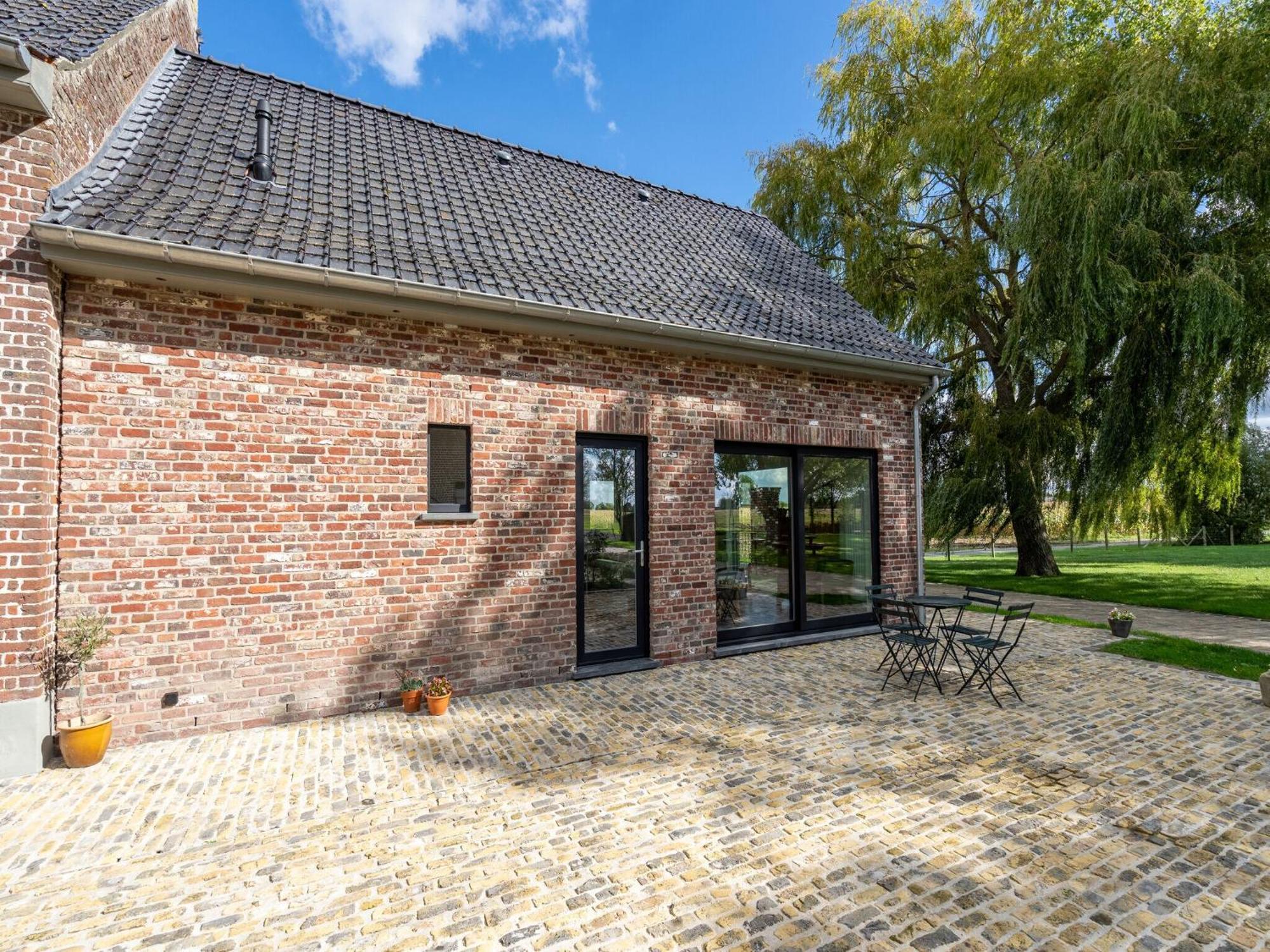 Roesbrugge-Haringe Spacious Holiday Home With Pond In Poperinge المظهر الخارجي الصورة